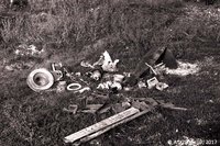 1993_1 ВХ225.jpg (148.13 КБ) 57375 просмотров Детали «Аэрокобры» на берегу Урдозеро. <br />1993 год.