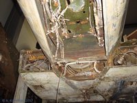 DSC00316.JPG (131.12 КБ) 40422 просмотра Ниша передней стойки шасси и центроплан.