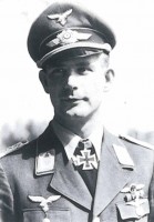 Sjefen for I.KG 26  major Werner Klümper.jpg