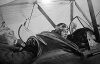 А.Луканова (Нарбут) в самолете По-2.jpg