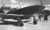 На старт выруливает младший лейтенант З.А. Сорокин на истребителе МиГ-3 с бортовым номером 71 из состава 72-го САП ВВС СФ. Аэродром Ваенга, июль 1941 года. Фотография из открытых источников из собрания автора.