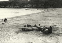 post-6881-0-07395700-1341229630.jpg (892.38 КБ) 56735 просмотров "Хроника ВОВ Советского Союза на Северном театре"<br />"Ю-88", совершивший вынужденную посадку в районе губы Климковка 29 сентября и найденный 1 октября.