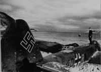 post-6881-0-24254400-1341229676.jpeg (134.71 КБ) 56735 просмотров Этот же самолет. Ju-88 A-5 (WNr. J88-005039) из II./KG30. Сел на вынужденную 29.09.1941.